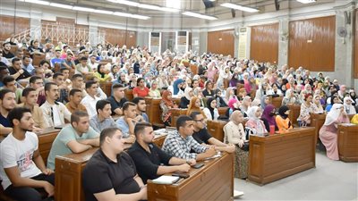 رئيس جامعة بدرجة «مرهم»  (1)