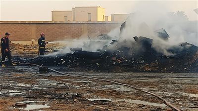 دون خسائر بشرية .. تفحم عدد من السفن في حريق مروع 