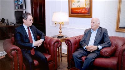  جبريل الرجوب أمين سر اللجنة المركزية لحركة فتح بمبني الإذاعة والتلفزيون بماسبيرو