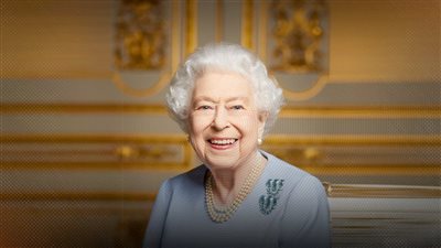 من العرش إلى غسل الصحون ..القصة التي لم ترو عن الملكة إليزابيث