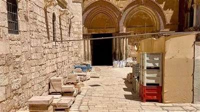 بالصور.. تفاصيل ترميم كنيسة القيامة بالقدس استعداداً لإستقبال حجاج الموسم القادم