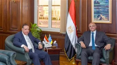 المحافظ خلال لقائه نقيب الصحفيين بالاسكندرية: الإعلام يدعم جهود التنمية